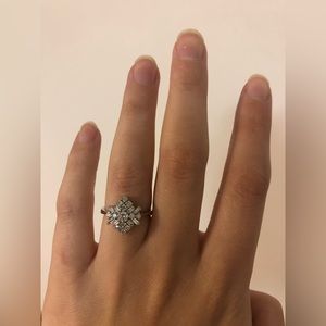 Women’s Diamond Ring